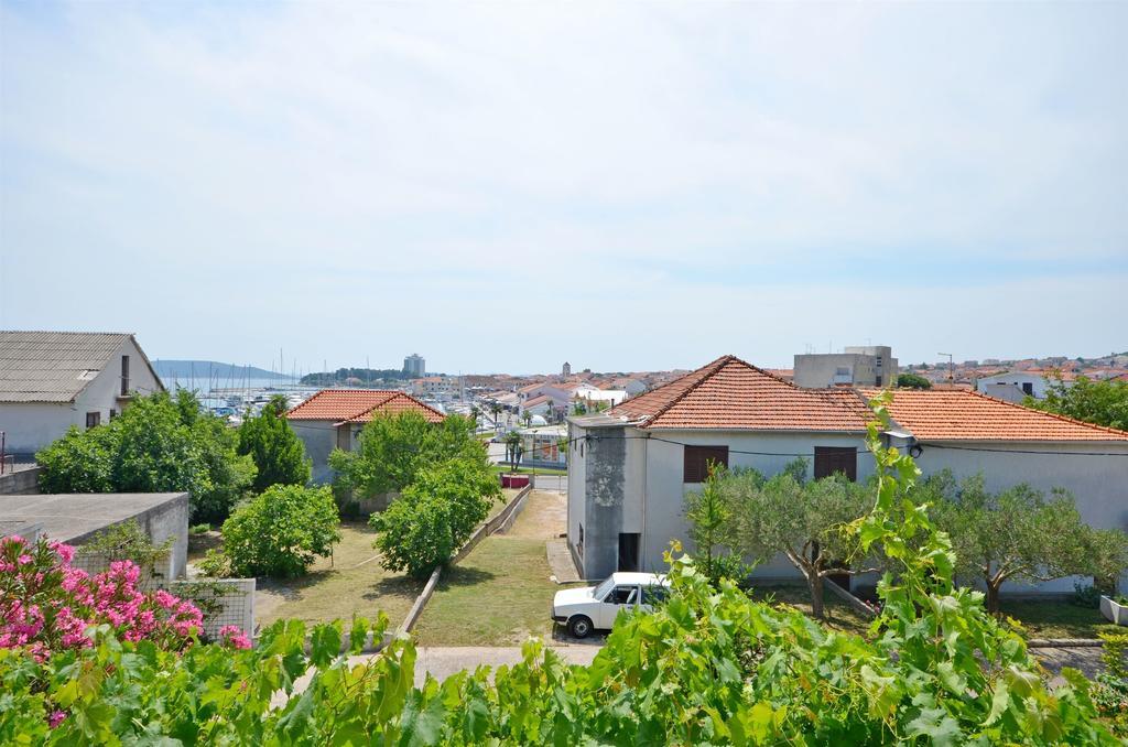 Apartments Marija Near Center Vodice Exterior photo
