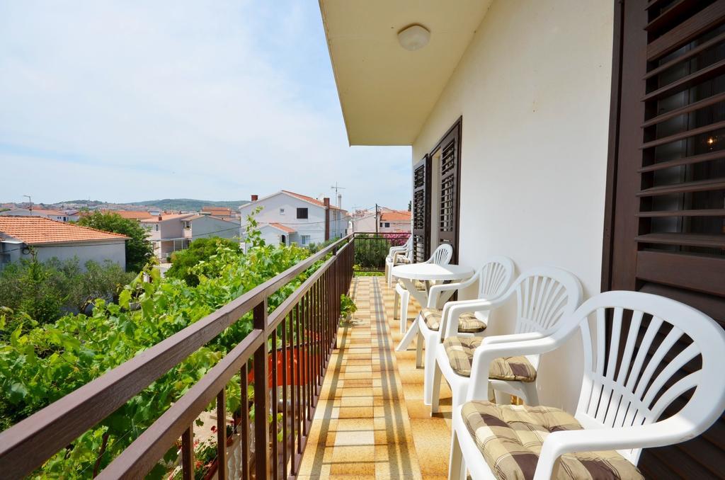 Apartments Marija Near Center Vodice Exterior photo