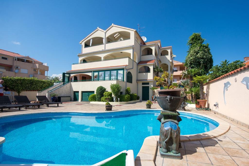 Apartments Marija Near Center Vodice Exterior photo