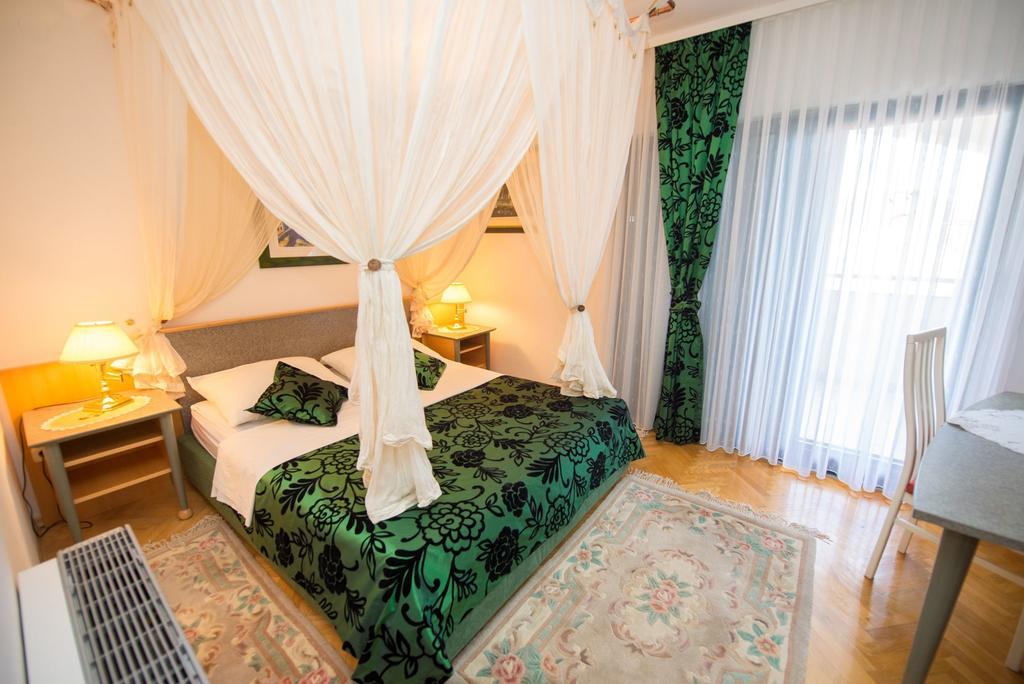 Apartments Marija Near Center Vodice Exterior photo