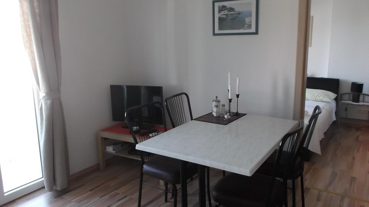 Apartments Marija Near Center Vodice Room photo